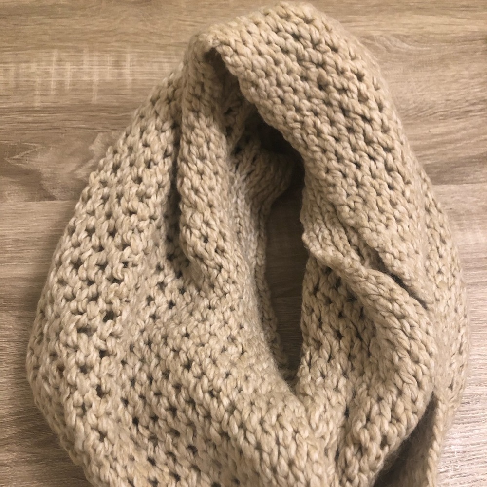 Infinity scarf - knit